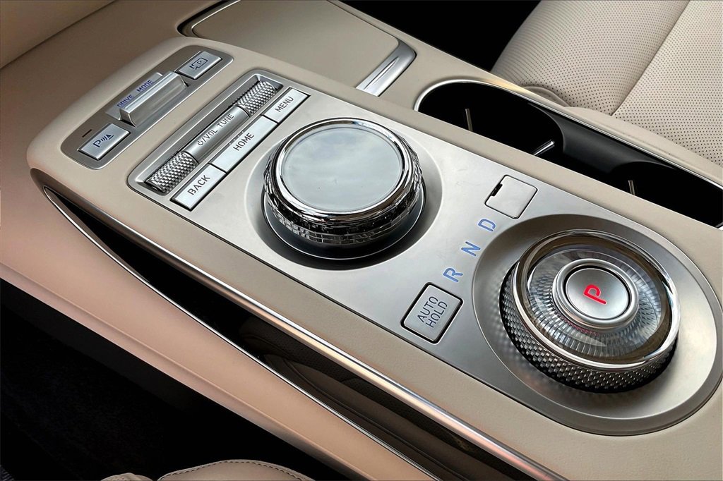 Used 2025 Genesis GV70 2.5T image 15