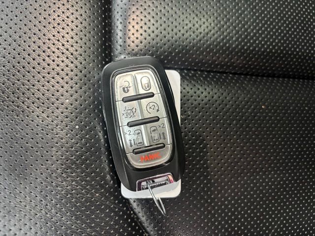 Used 2022 Chrysler Pacifica Limited image 29