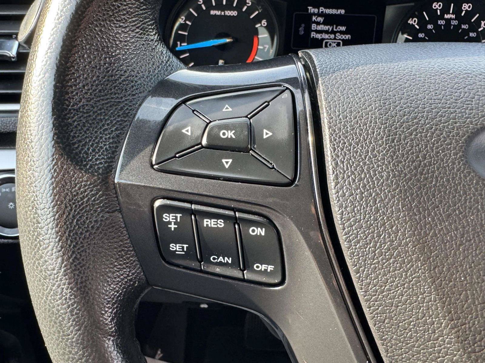 Used 2017 Ford Explorer XLT FWD image 19