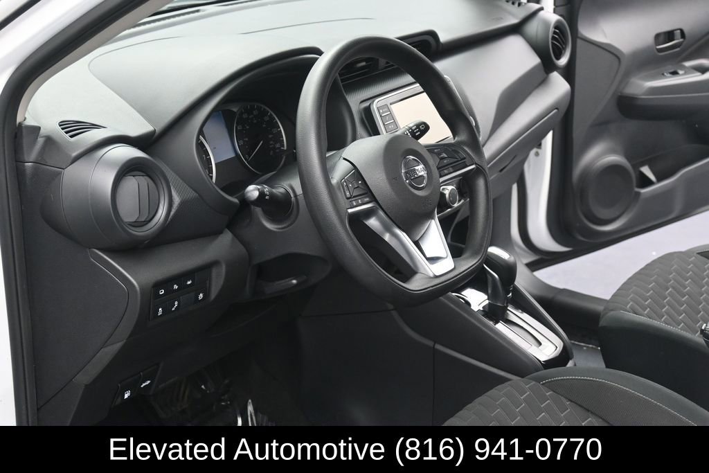 Used 2021 Nissan Kicks S FWD image 7