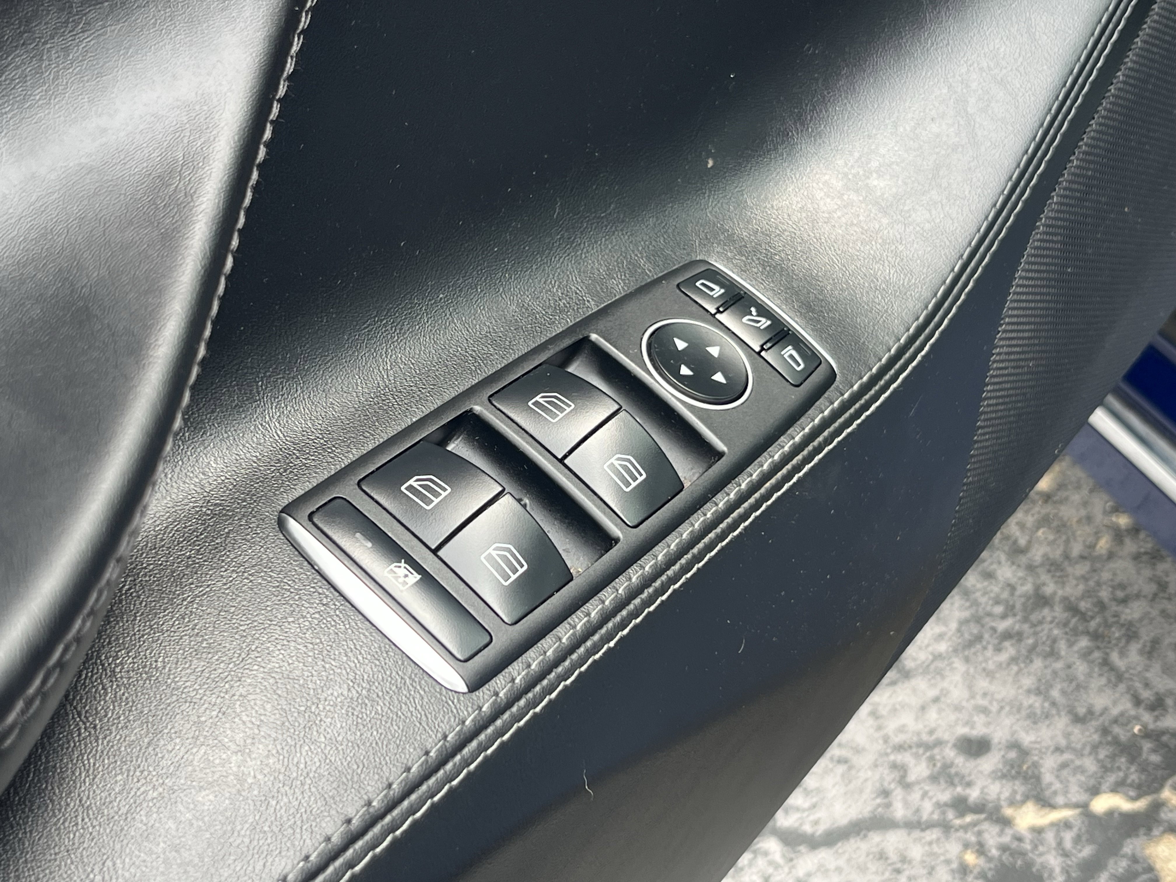 Used 2020 Tesla Model S Long Range AWD/4WD image 29