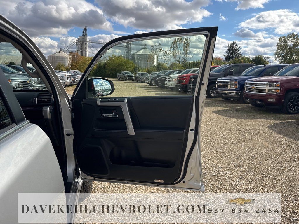 Used 2022 Toyota 4Runner Limited image 31