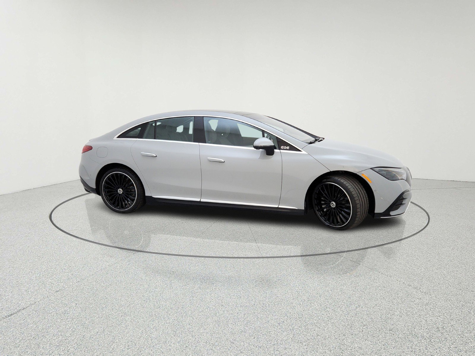 Used 2025 Mercedes-Benz EQE 500 4MATIC Sedan image 6