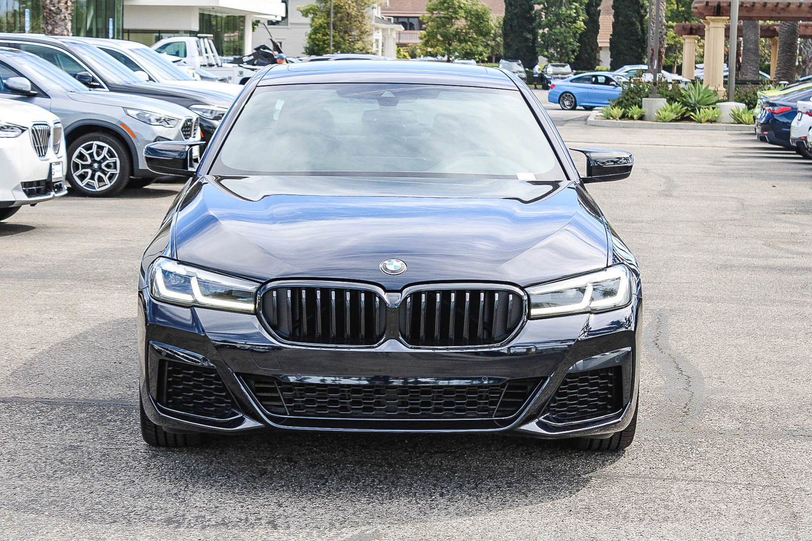 Used 2022 BMW M550i xDrive image 2