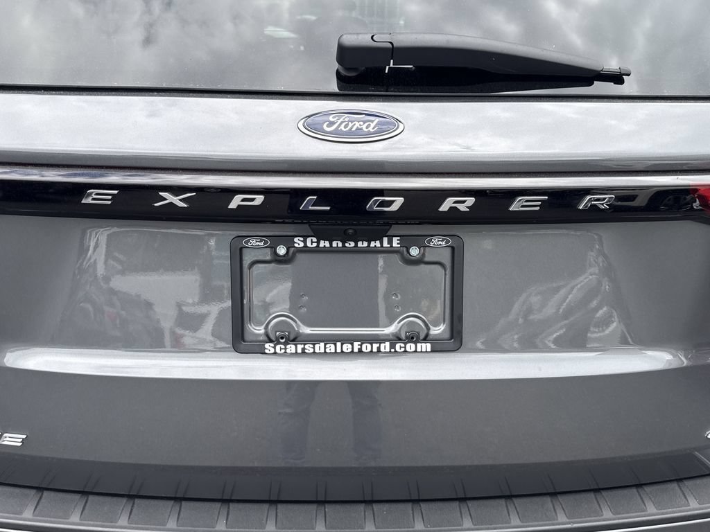 Used 2025 Ford Explorer Active AWD/4WD image 34