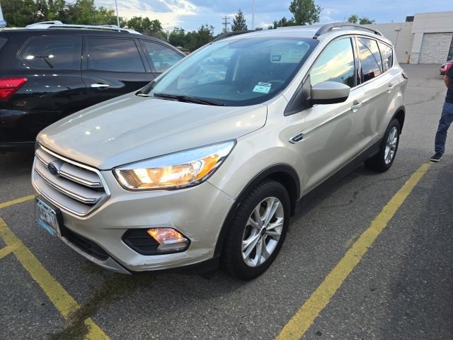 Used 2018 Ford Escape SE w/ SE Sync 3 Package FWD image 2