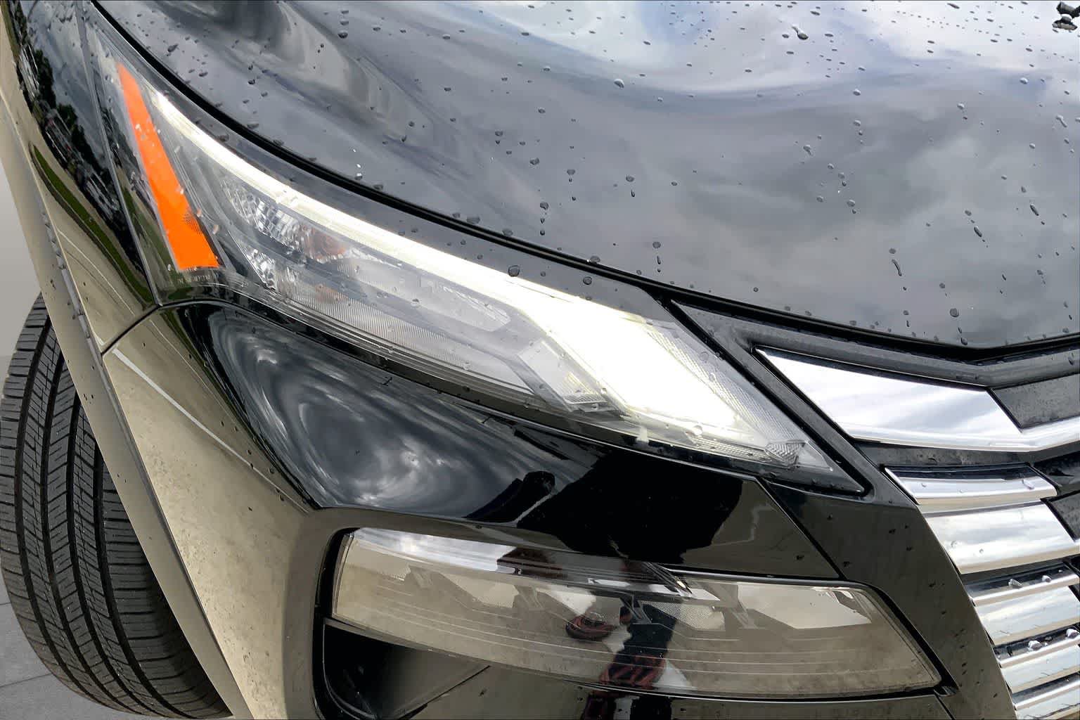 Used 2024 Nissan Rogue S FWD image 25