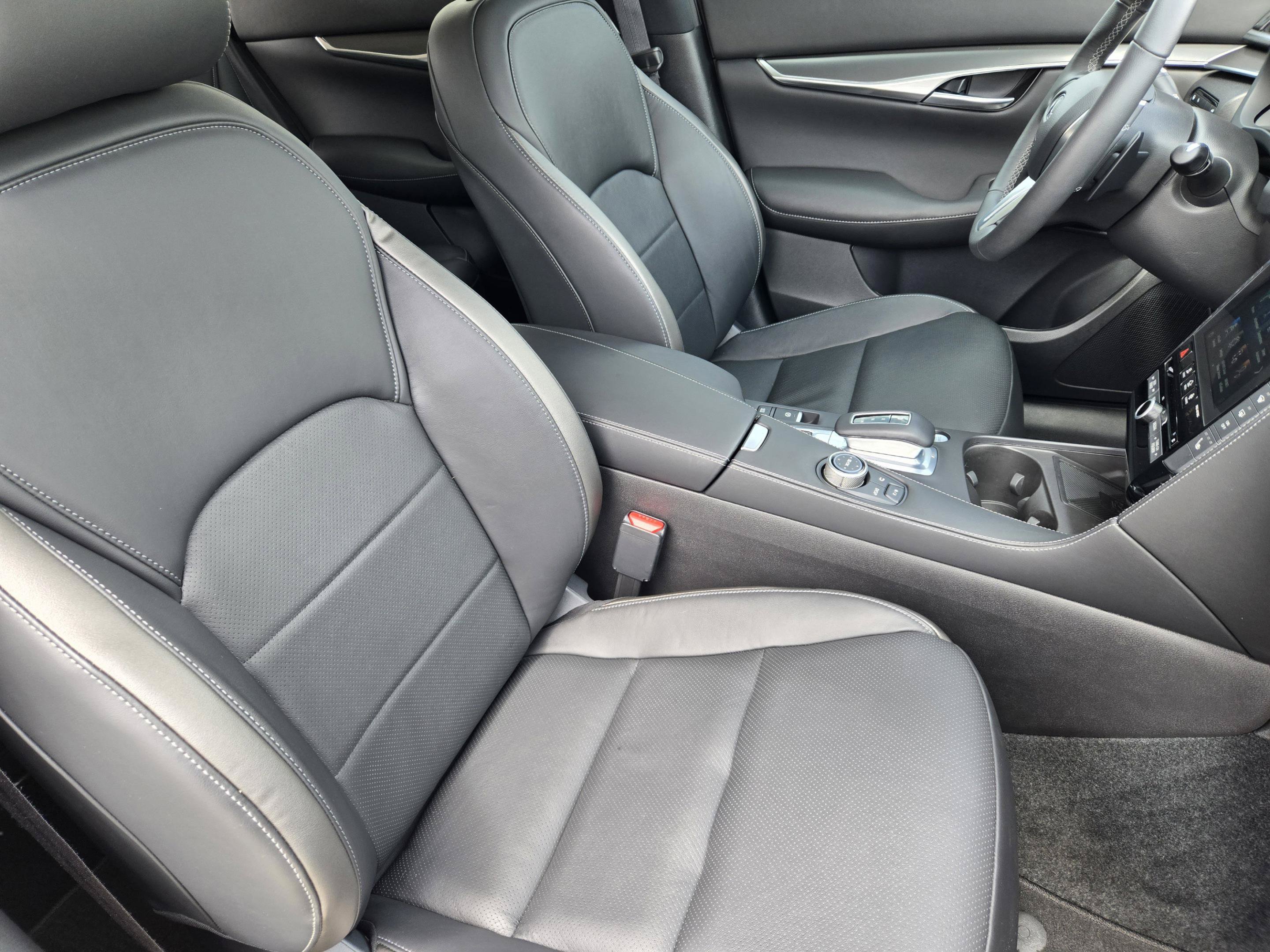 Used 2025 INFINITI QX50 Luxe AWD/4WD image 10