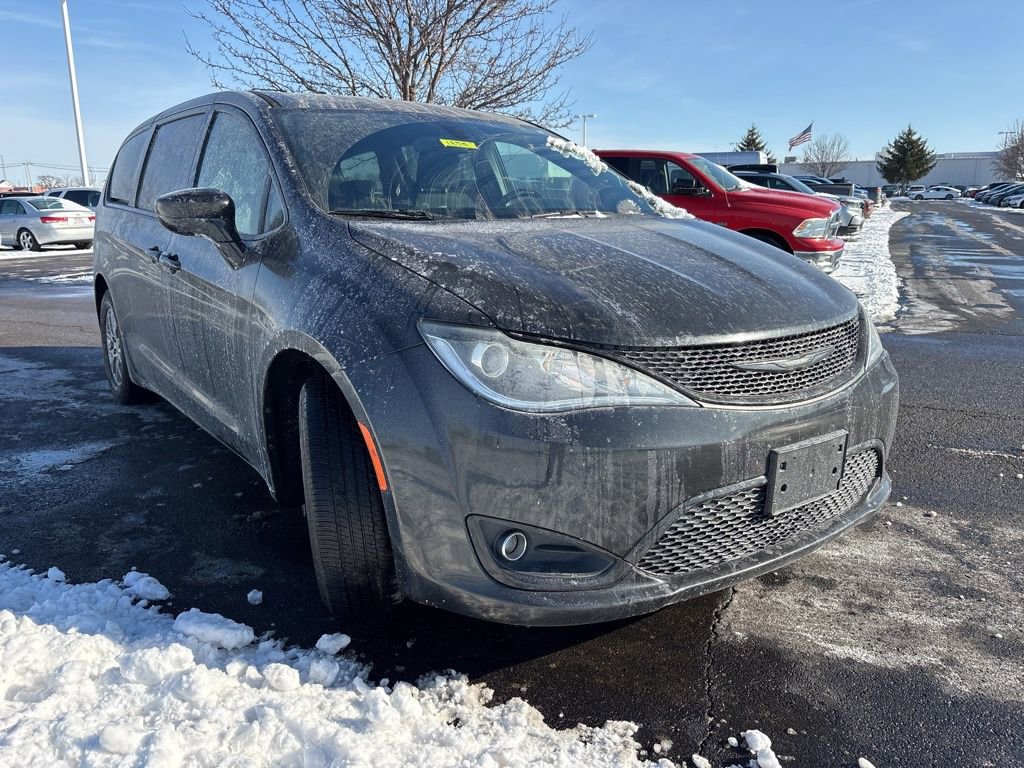 Used 2018 Chrysler Pacifica Touring Plus w/ S Appearance Package image 13