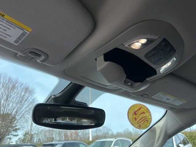 Used 2024 Chrysler Pacifica Touring-L image 29