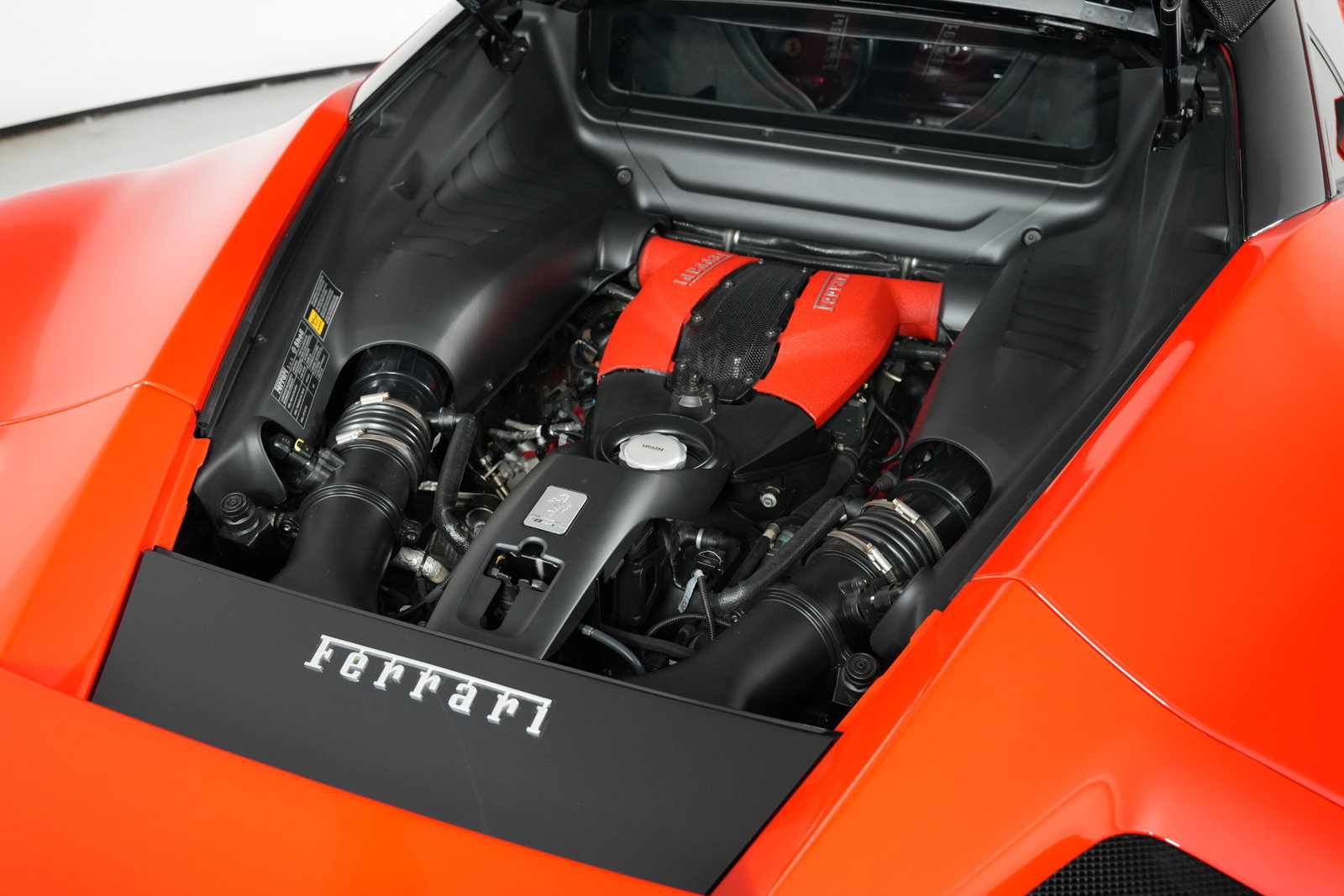 Used 2020 Ferrari F8 Tributo RWD image 13