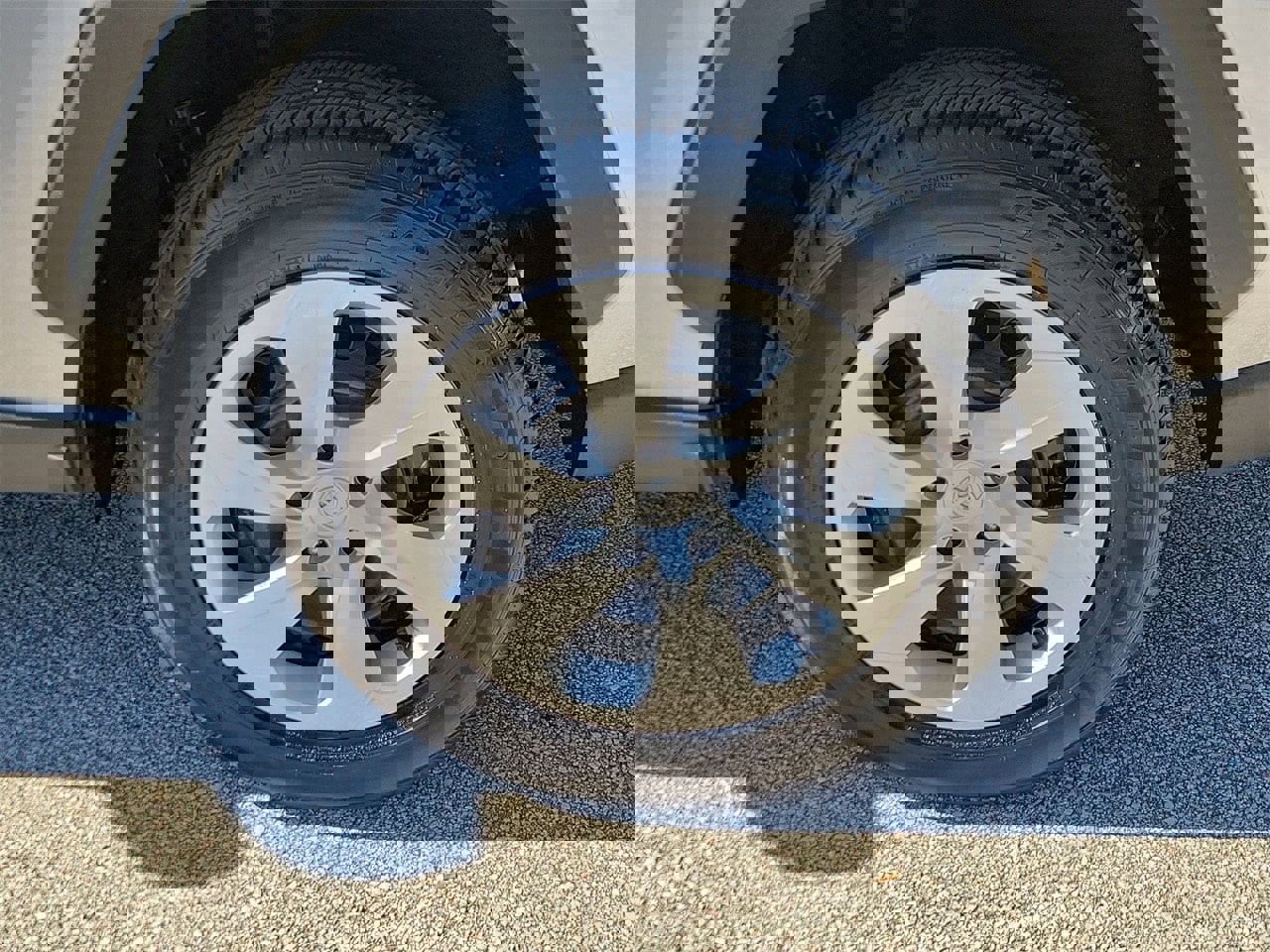 Used 2025 Toyota RAV4 LE image 5