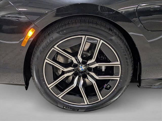 New 2026 BMW 750e xDrive image 10