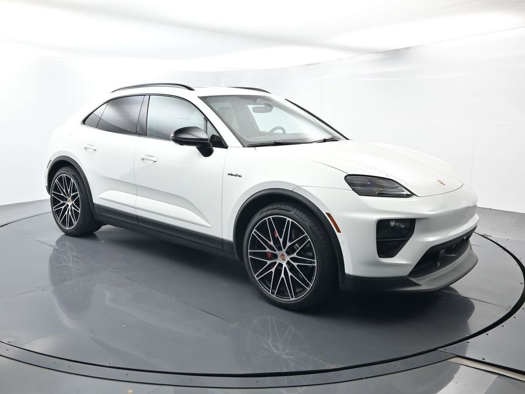 Certified 2025 Porsche Macan 4S Electric AWD/4WD image 17