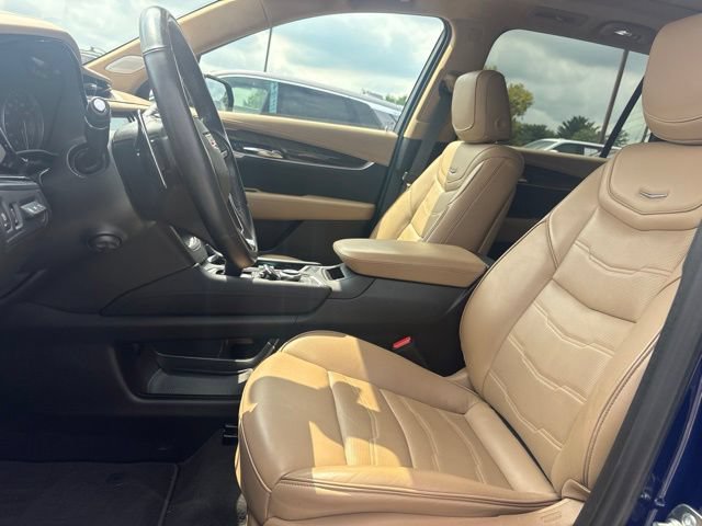 Certified 2024 Cadillac XT6 Sport w/ LPO, ONYX Package AWD/4WD image 3