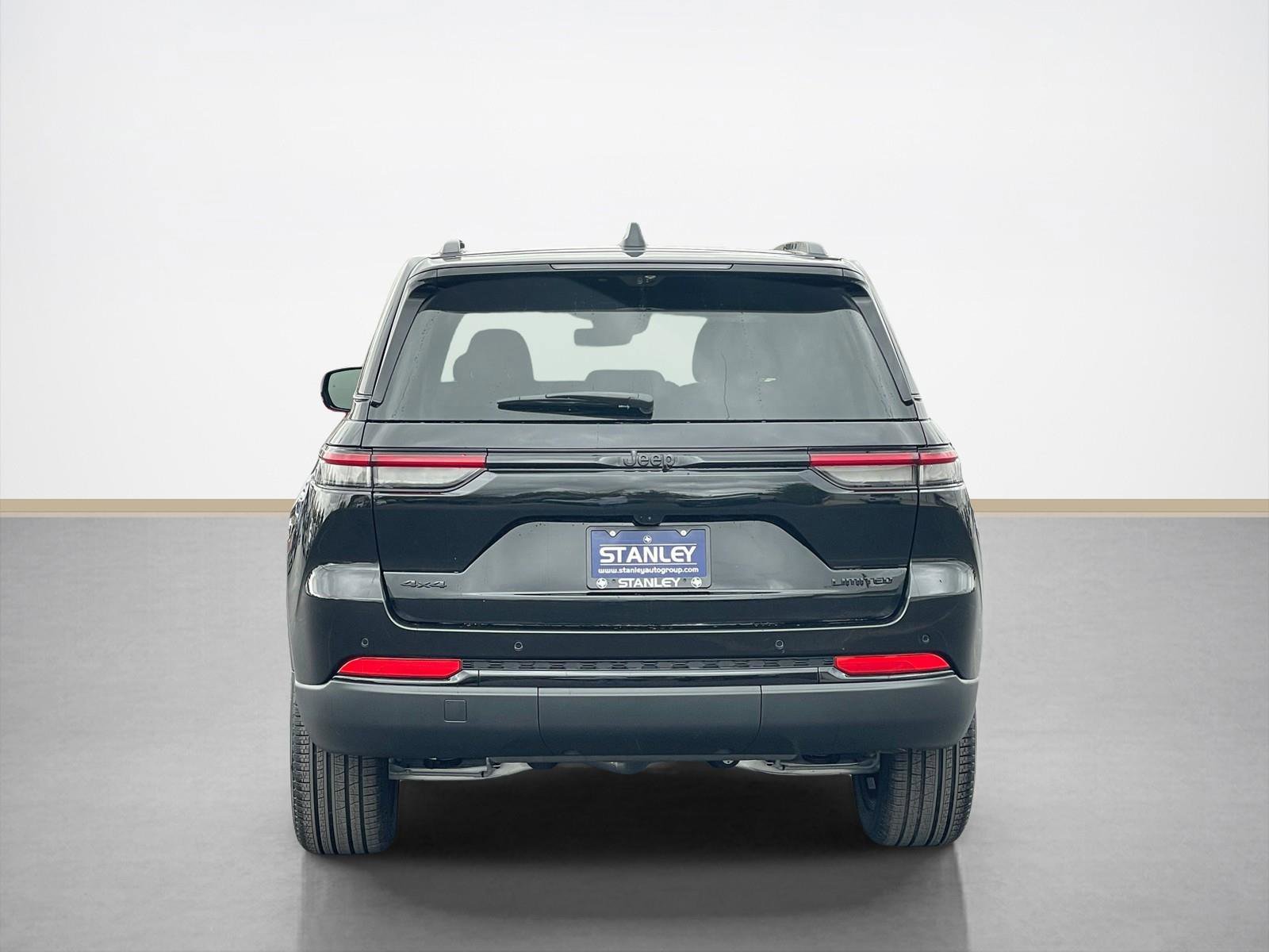 New 2025 Jeep Grand Cherokee Limited w/ Luxury Tech Group II image 6