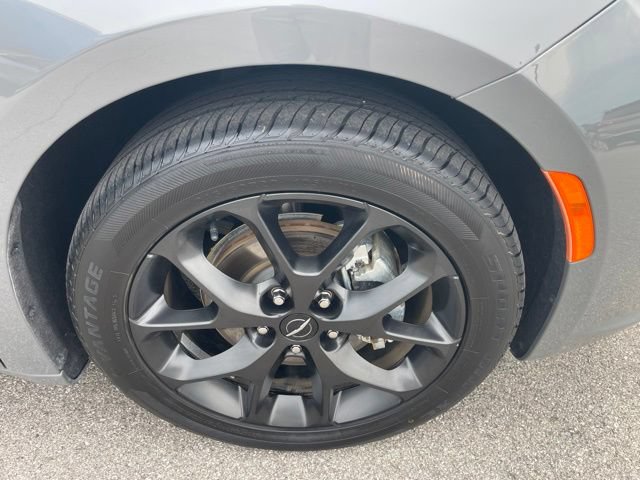 Used 2025 Chrysler Pacifica Limited FWD image 30