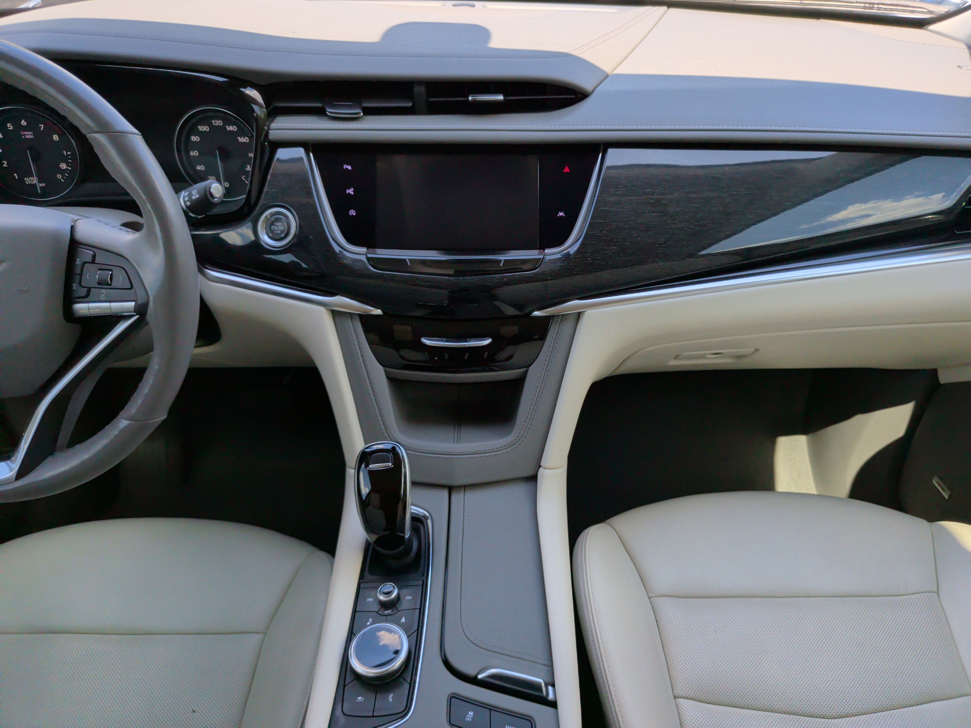 Used 2020 Cadillac XT6 Premium Luxury FWD image 35