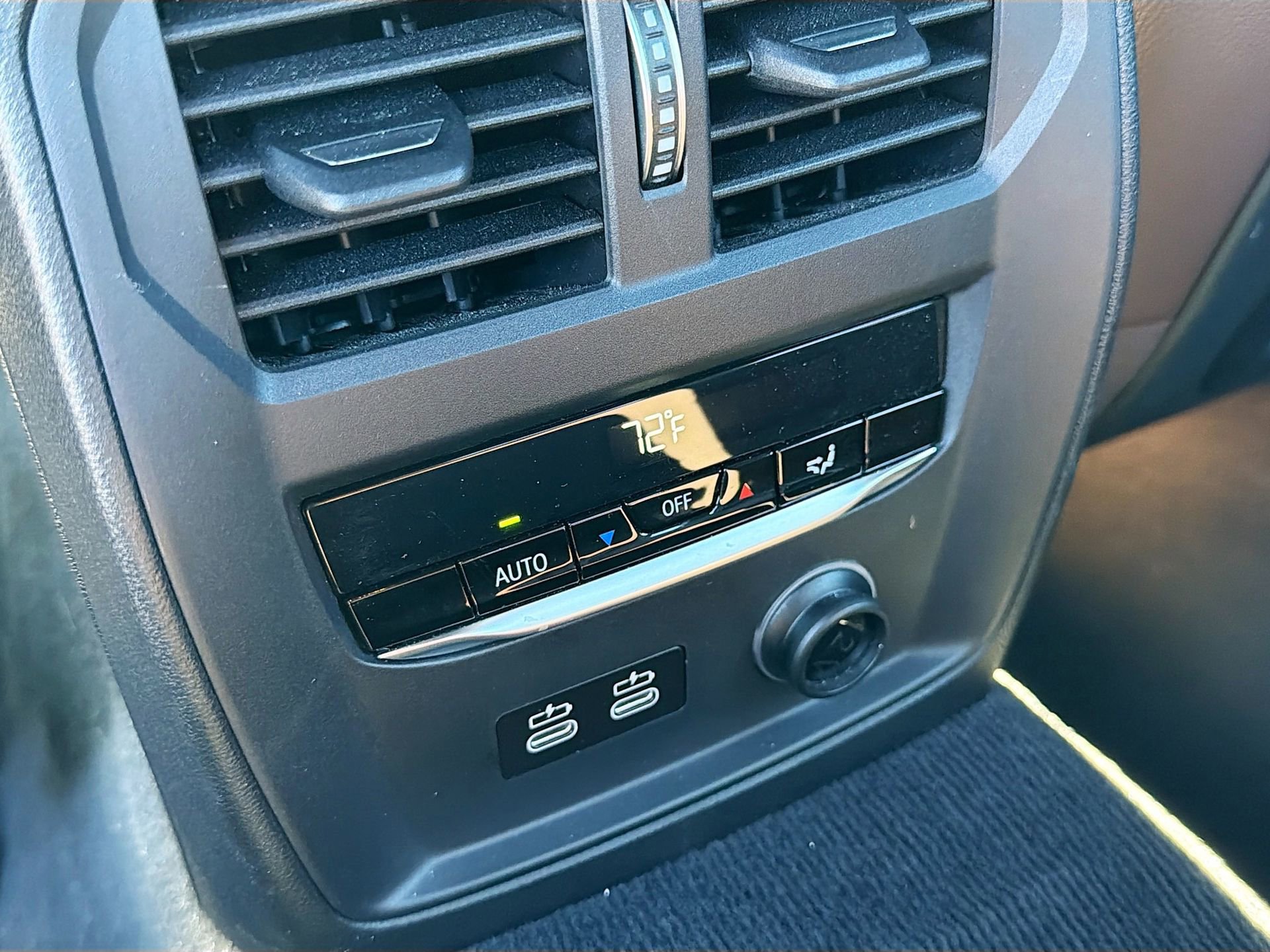 Used 2019 BMW 330i Sedan w/ Premium Package image 22