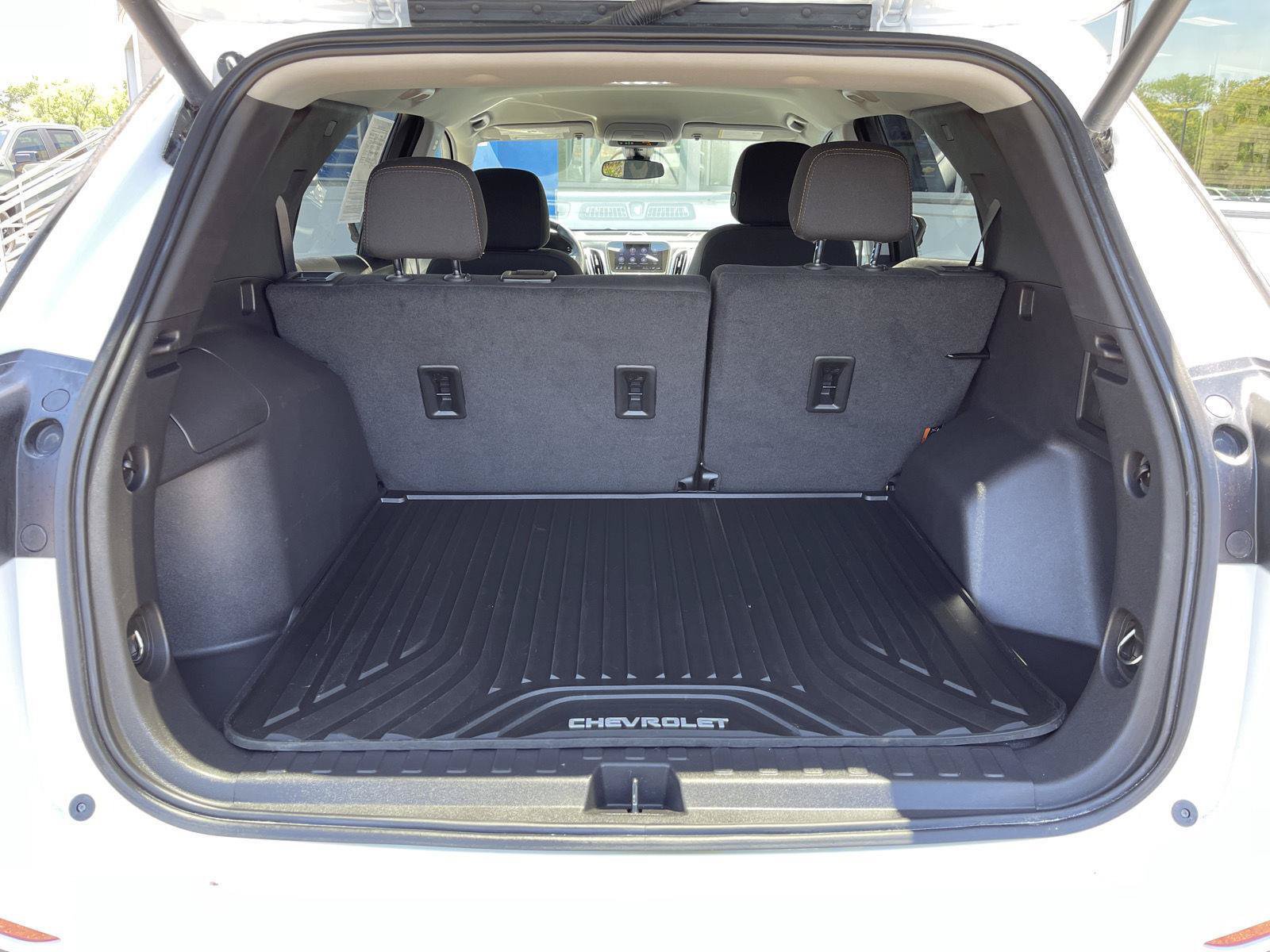 Used 2024 Chevrolet Equinox LT FWD image 37