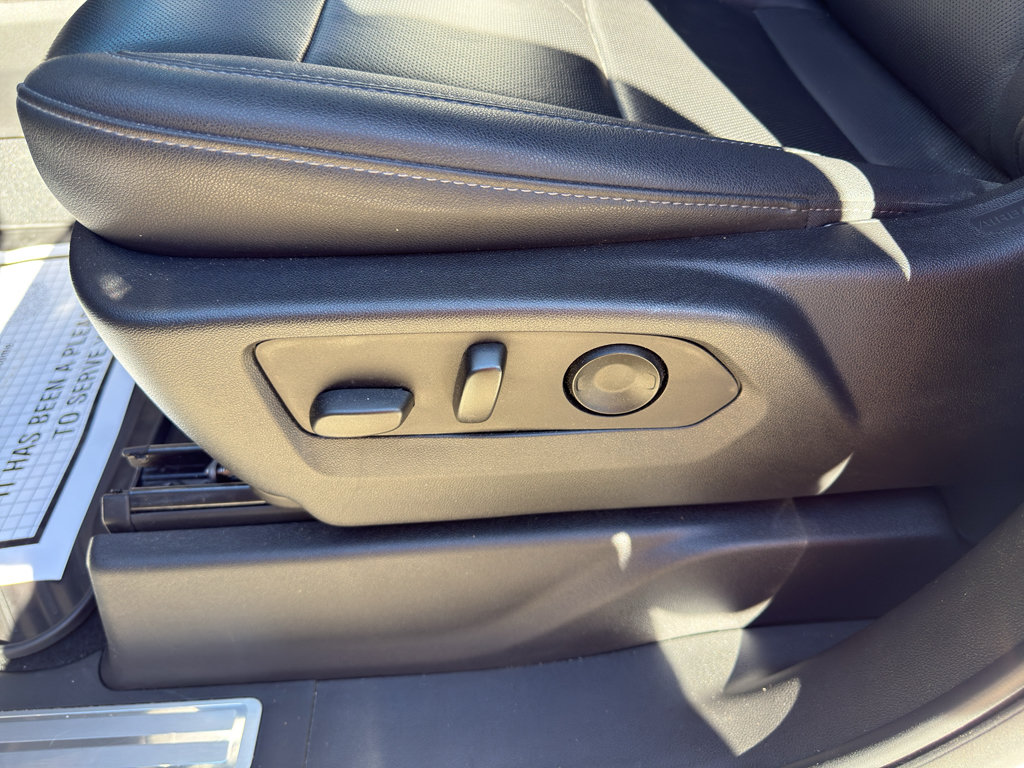 Used 2022 Chevrolet Silverado 1500 LTZ AWD/4WD image 11