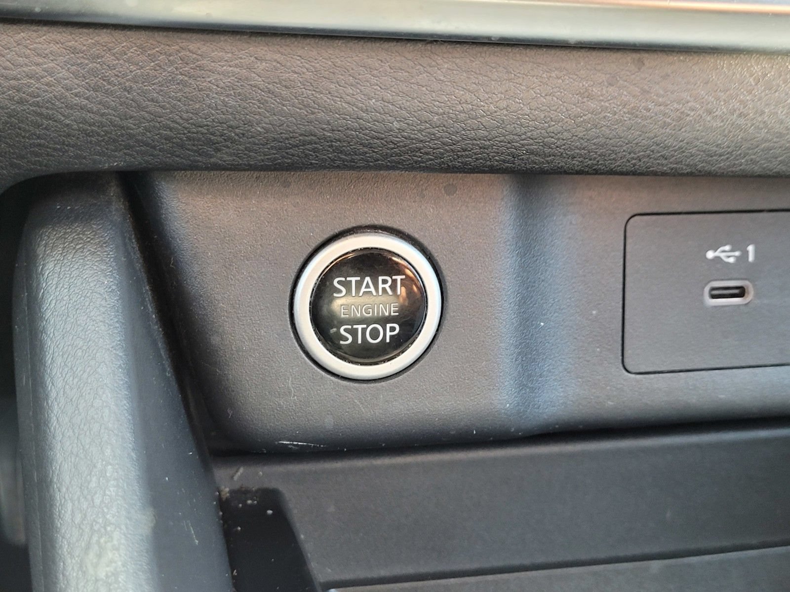Used 2023 Nissan Rogue SV FWD image 26