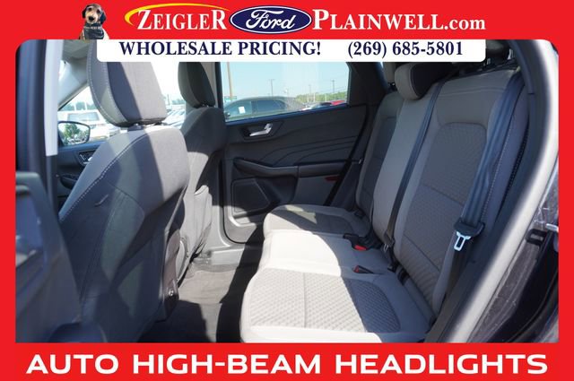 Used 2021 Ford Escape SE image 11