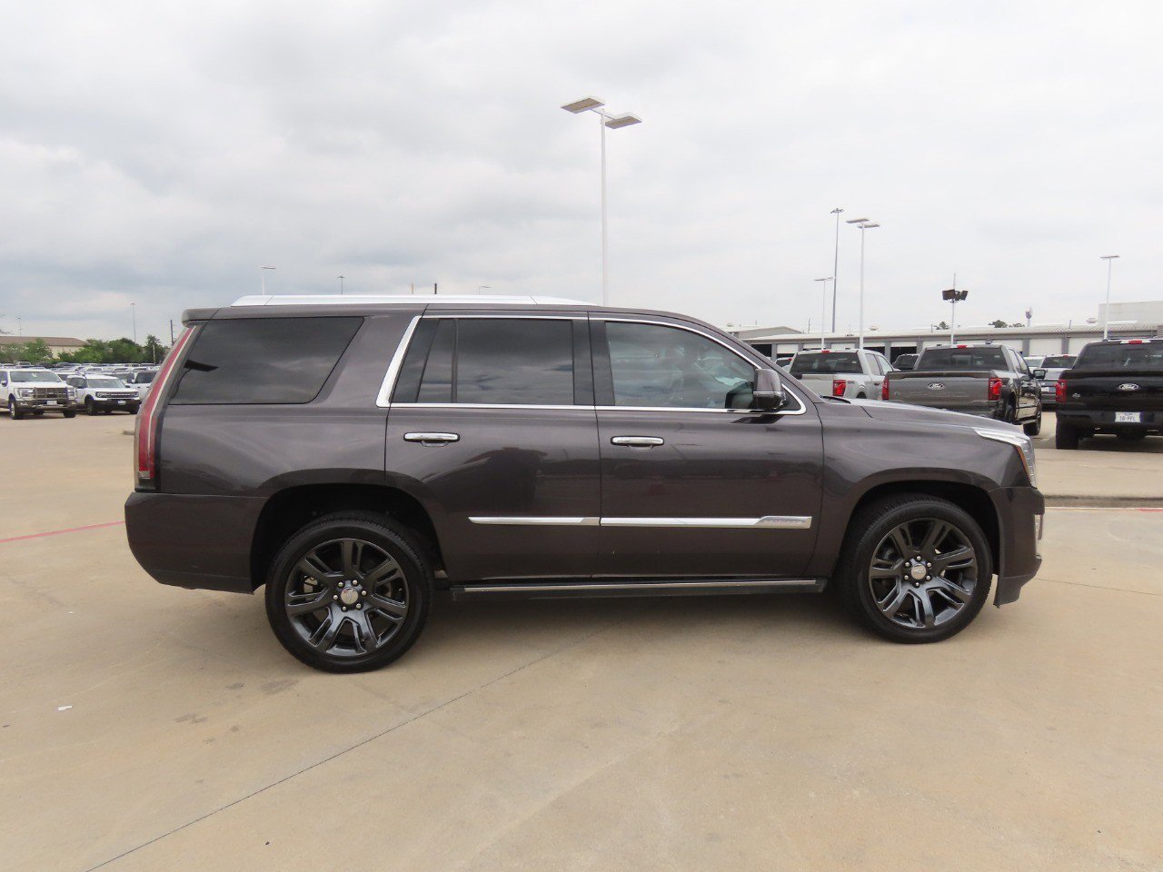 Used 2015 Cadillac Escalade Premium AWD/4WD image 10