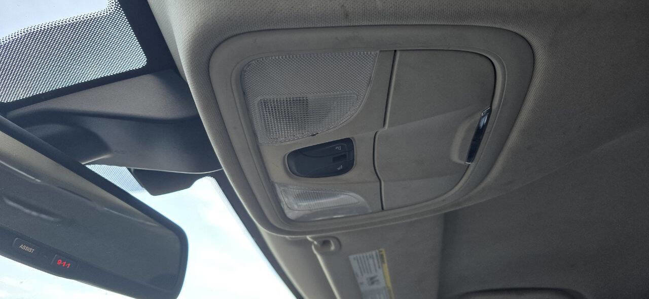 Used 2017 Chrysler 200 Limited Platinum w/ Comfort & Convenience Group image 23