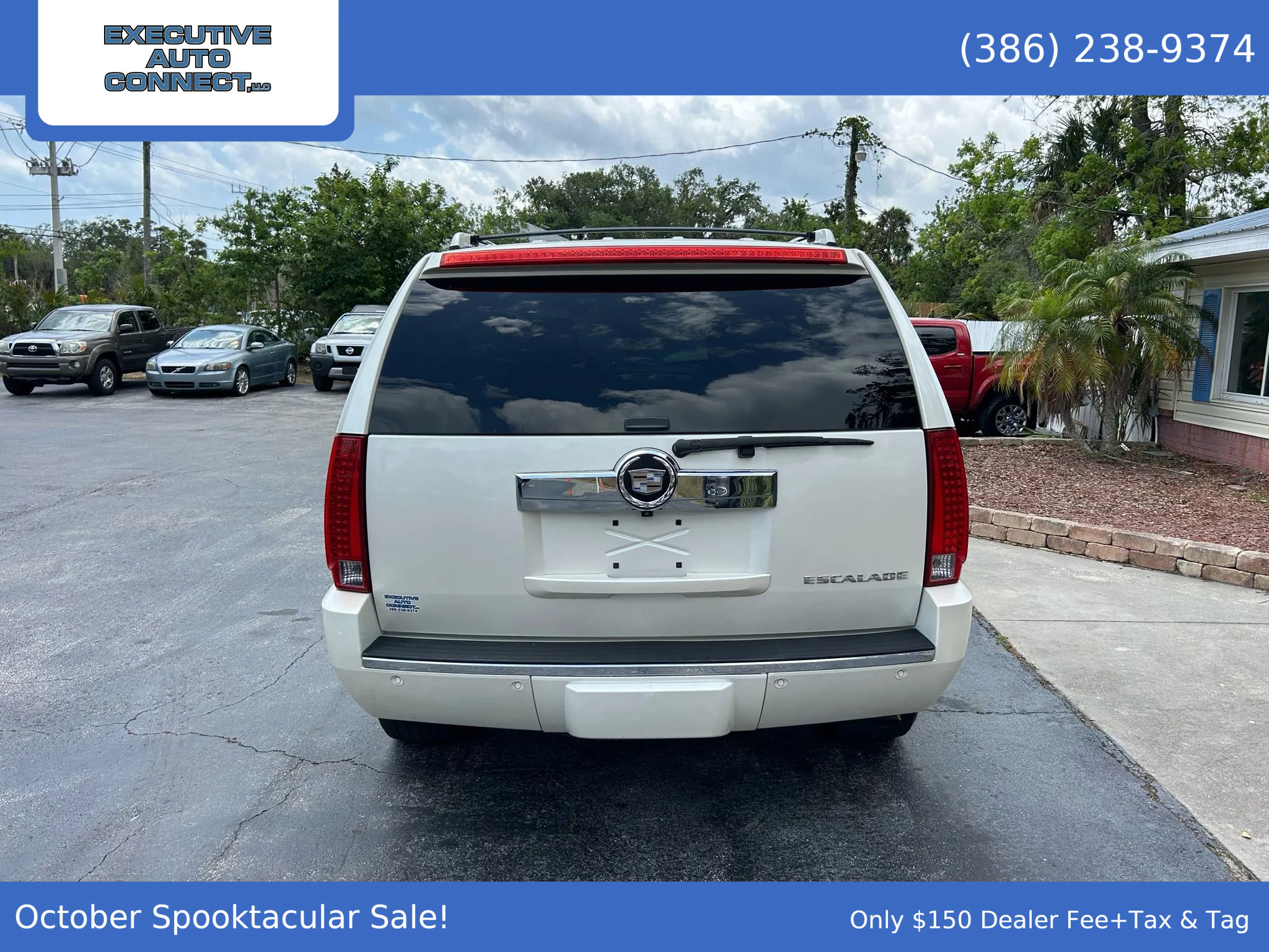 Used 2010 Cadillac Escalade AWD image 5