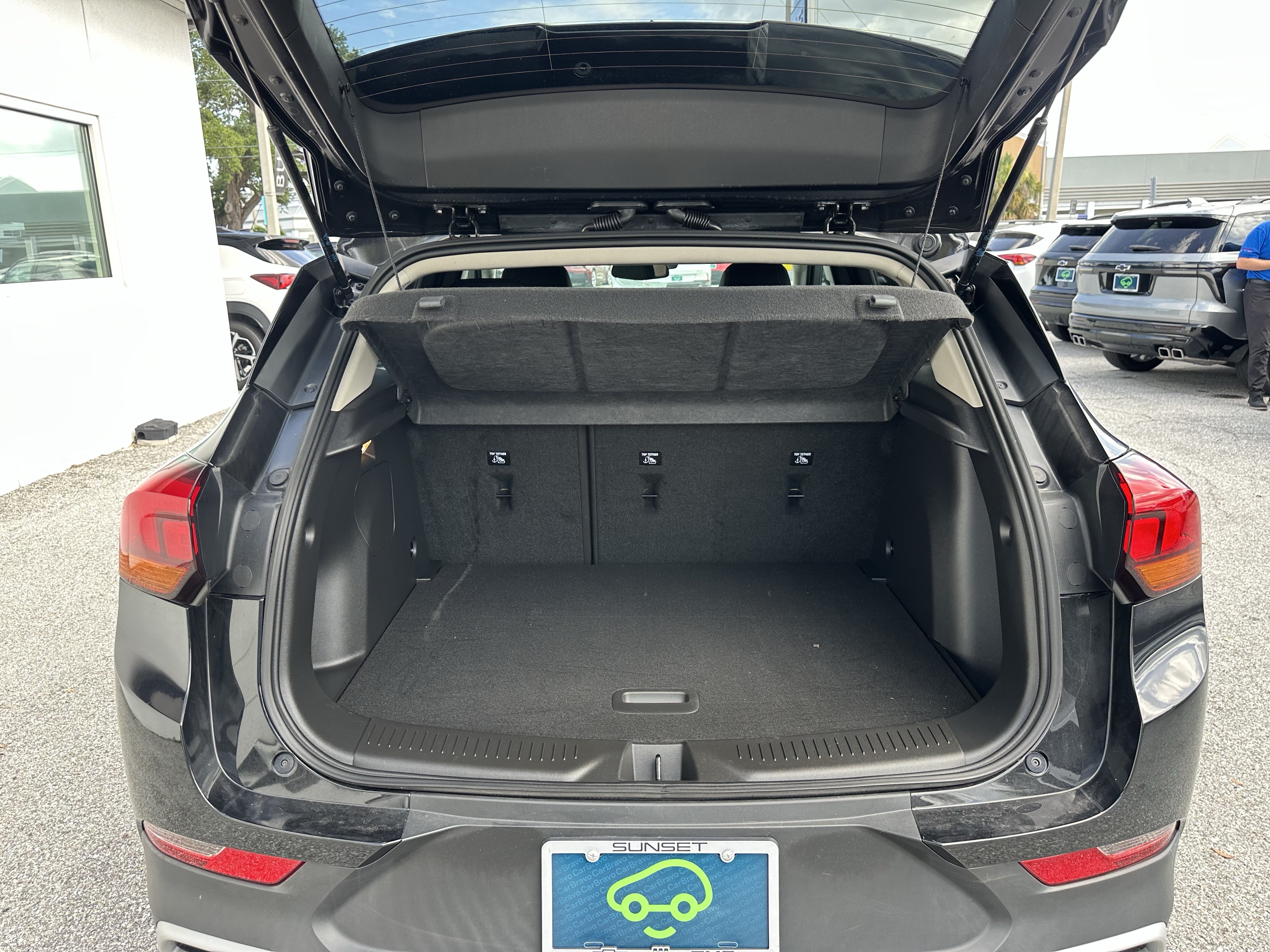Certified 2023 Buick Encore GX Preferred w/ Cold Weather Comfort Package FWD image 10