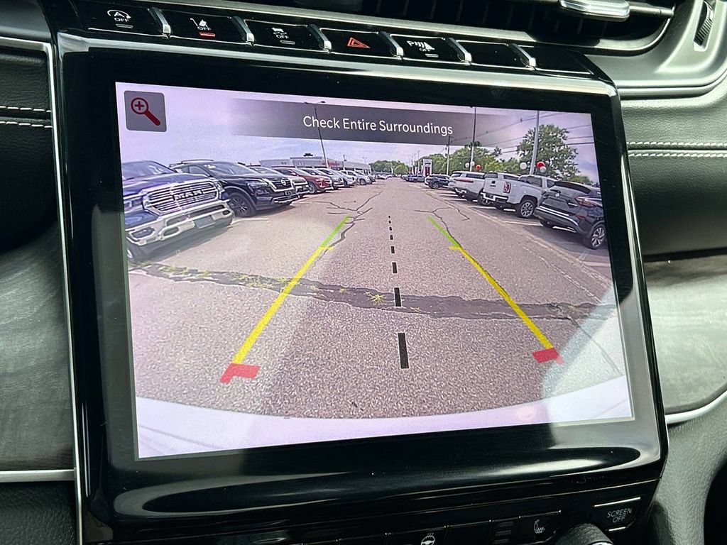Used 2023 Jeep Grand Cherokee Limited AWD/4WD image 30