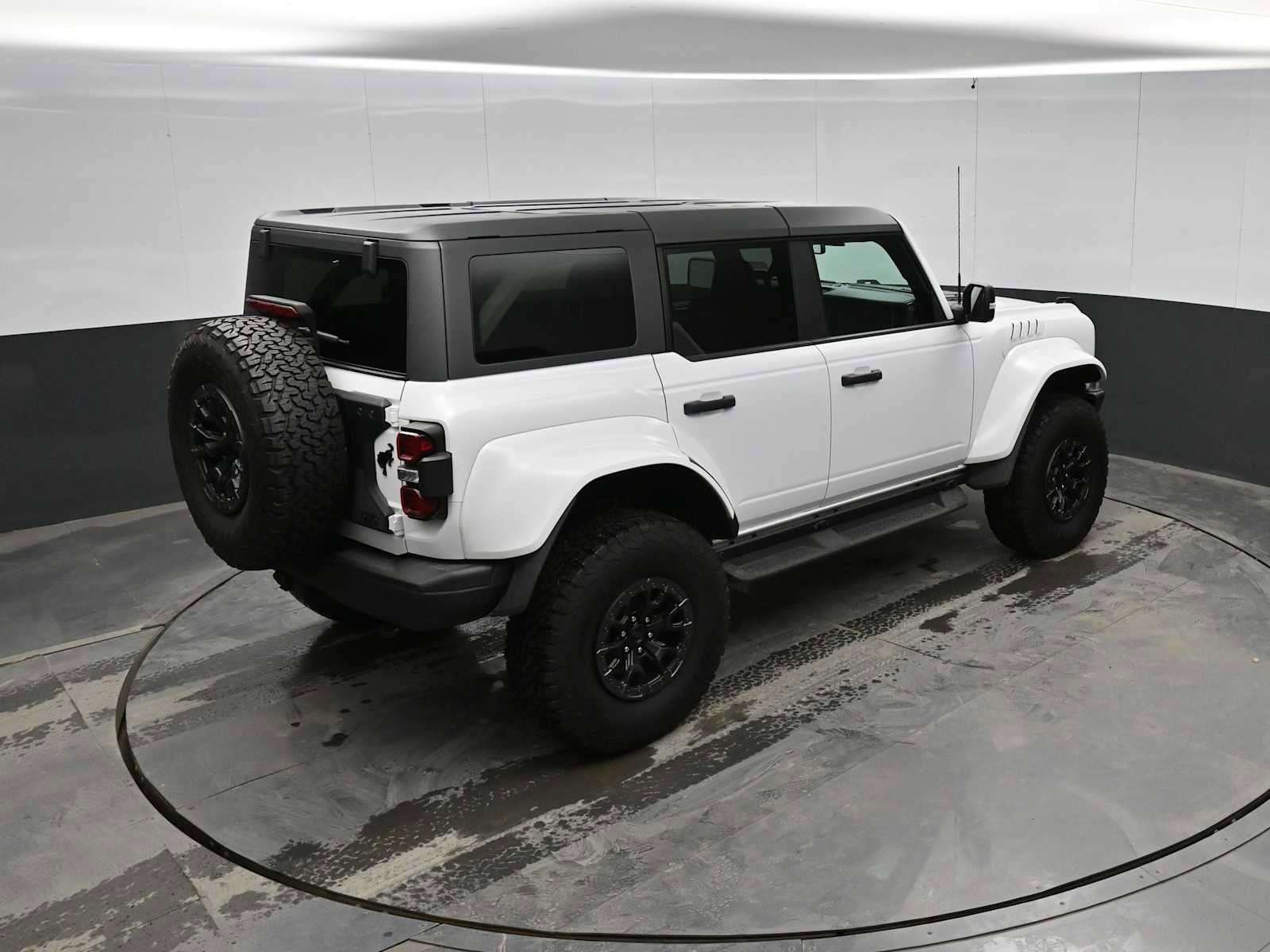 Used 2024 Ford Bronco Raptor w/ Interior Carbon Fiber Pack 6 image 30