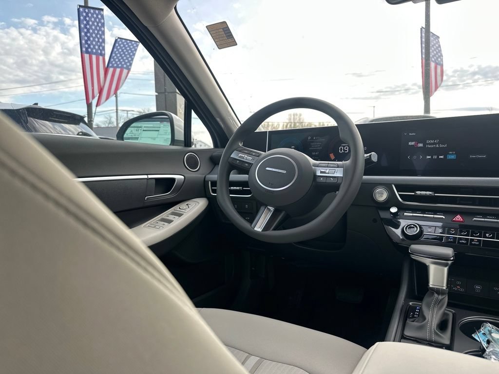 Used 2026 Hyundai Sonata SE FWD image 15