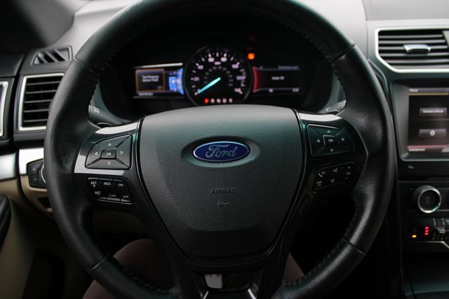 Used 2016 Ford Explorer XLT w/ Equipment Group 202A image 21