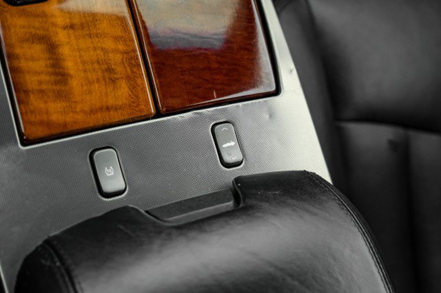 Used 2006 Cadillac XLR RWD image 23