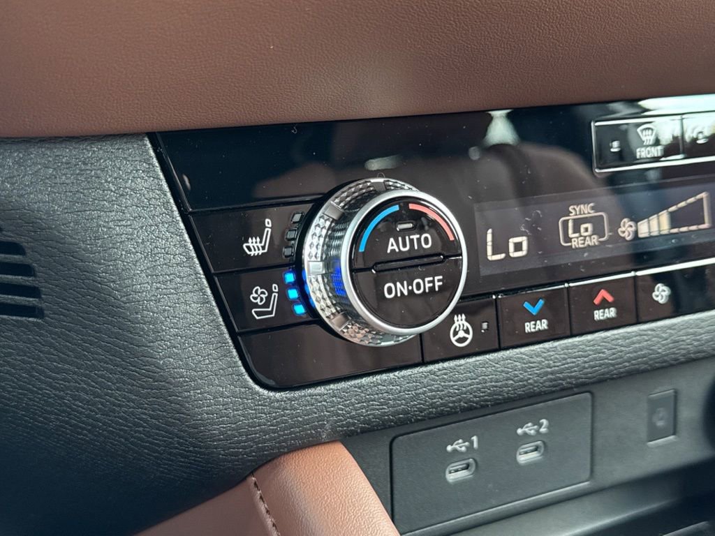 New 2026 Mitsubishi Outlander SEL FWD image 16