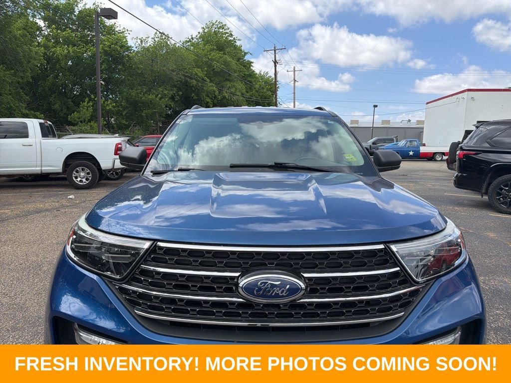 Used 2020 Ford Explorer XLT w/ Equipment Group 202A image 2