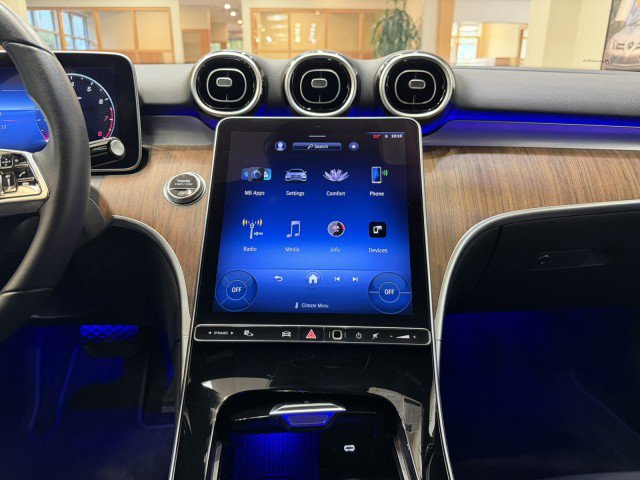 Used 2024 Mercedes-Benz C 300 4MATIC Sedan image 16