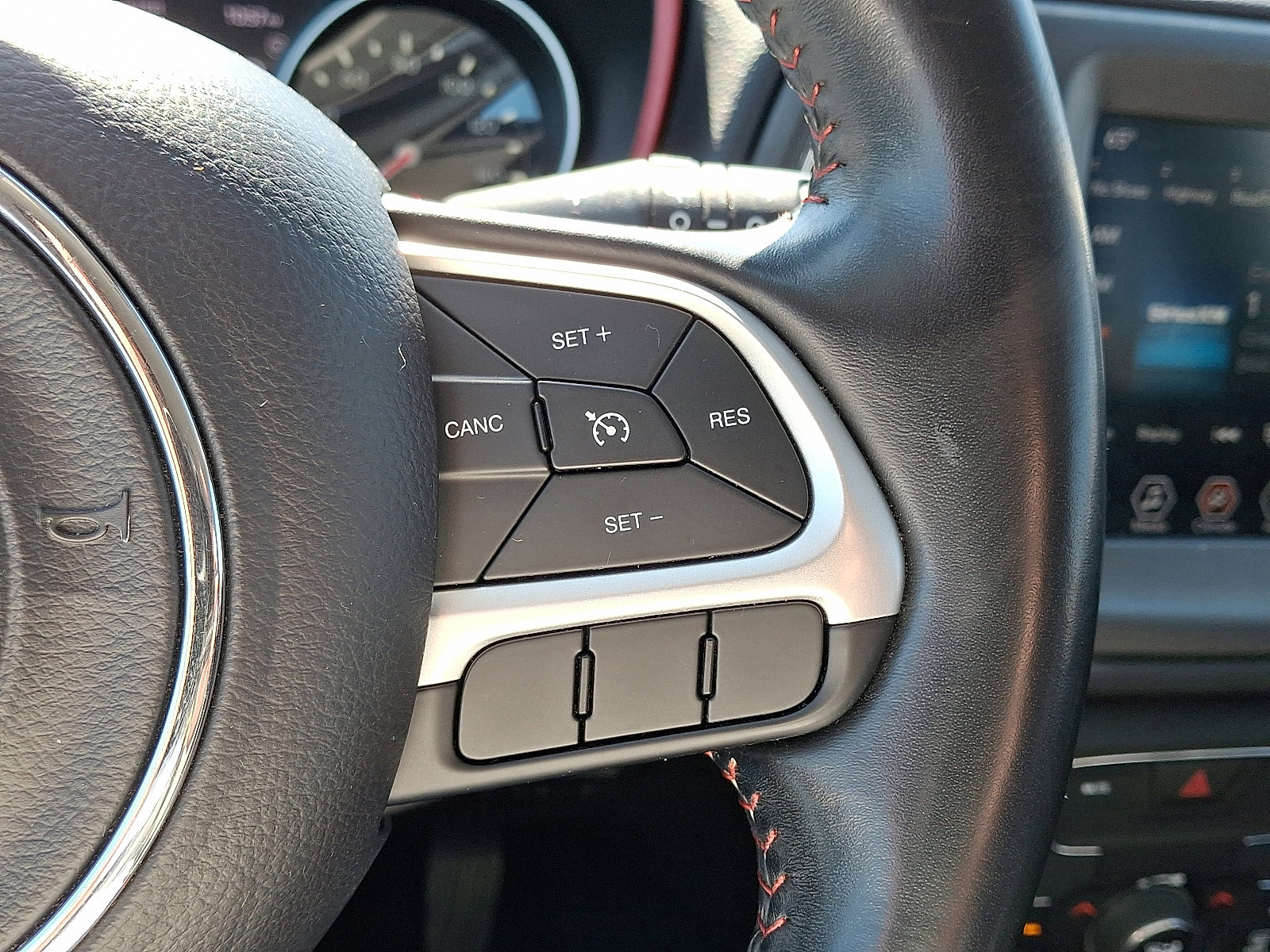 Used 2020 Jeep Compass Trailhawk AWD/4WD image 23