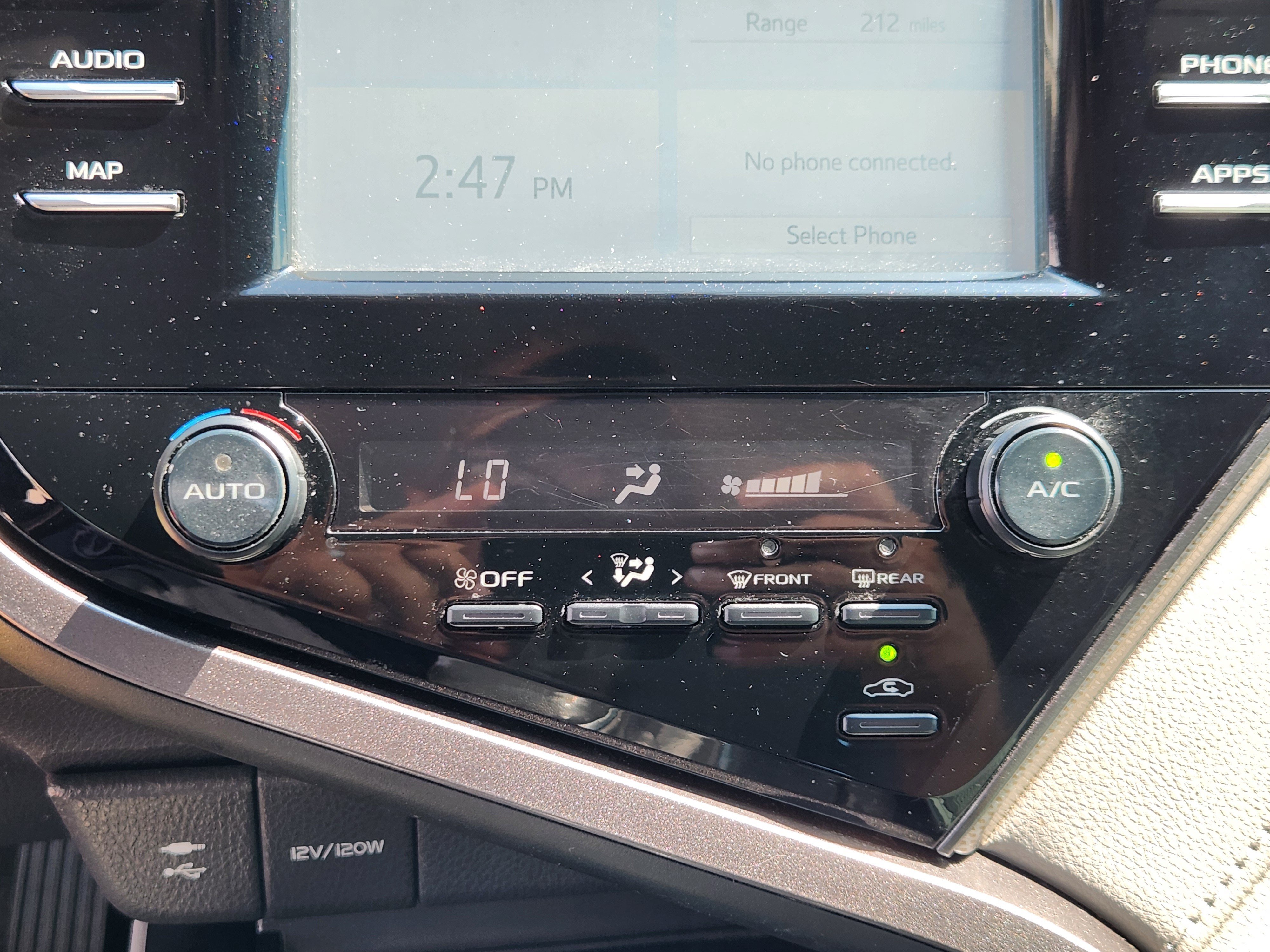 Used 2019 Toyota Camry SE FWD image 20