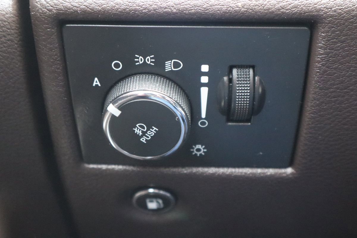 Used 2014 Jeep Grand Cherokee Summit AWD/4WD image 29
