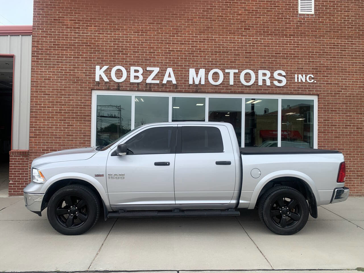 Used 2017 RAM 1500 Outdoorsman image 2