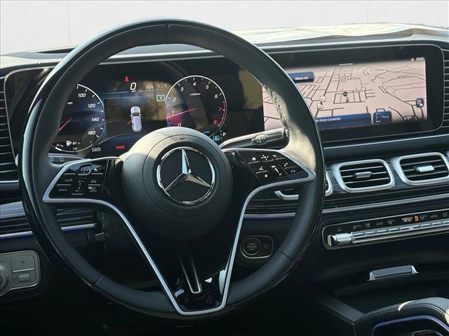 New 2026 Mercedes-Benz GLS 580 4MATIC image 17