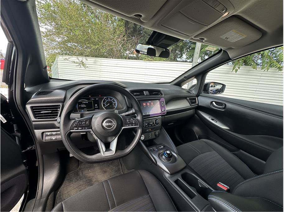 Used 2025 Nissan Leaf S FWD image 2