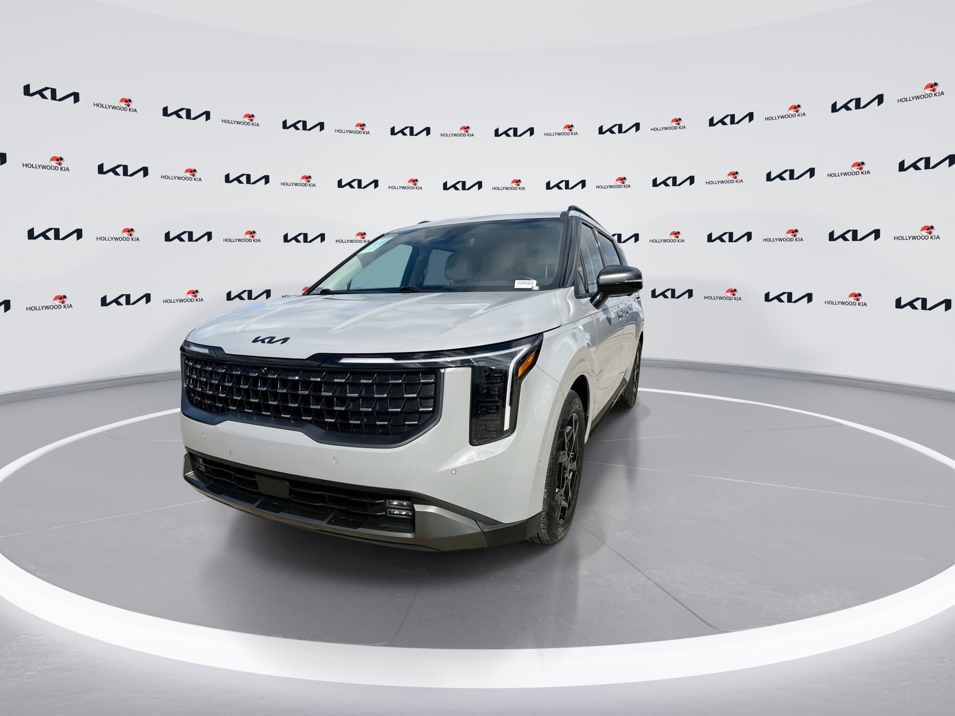 Used 2025 Kia Carnival SX Prestige image 4