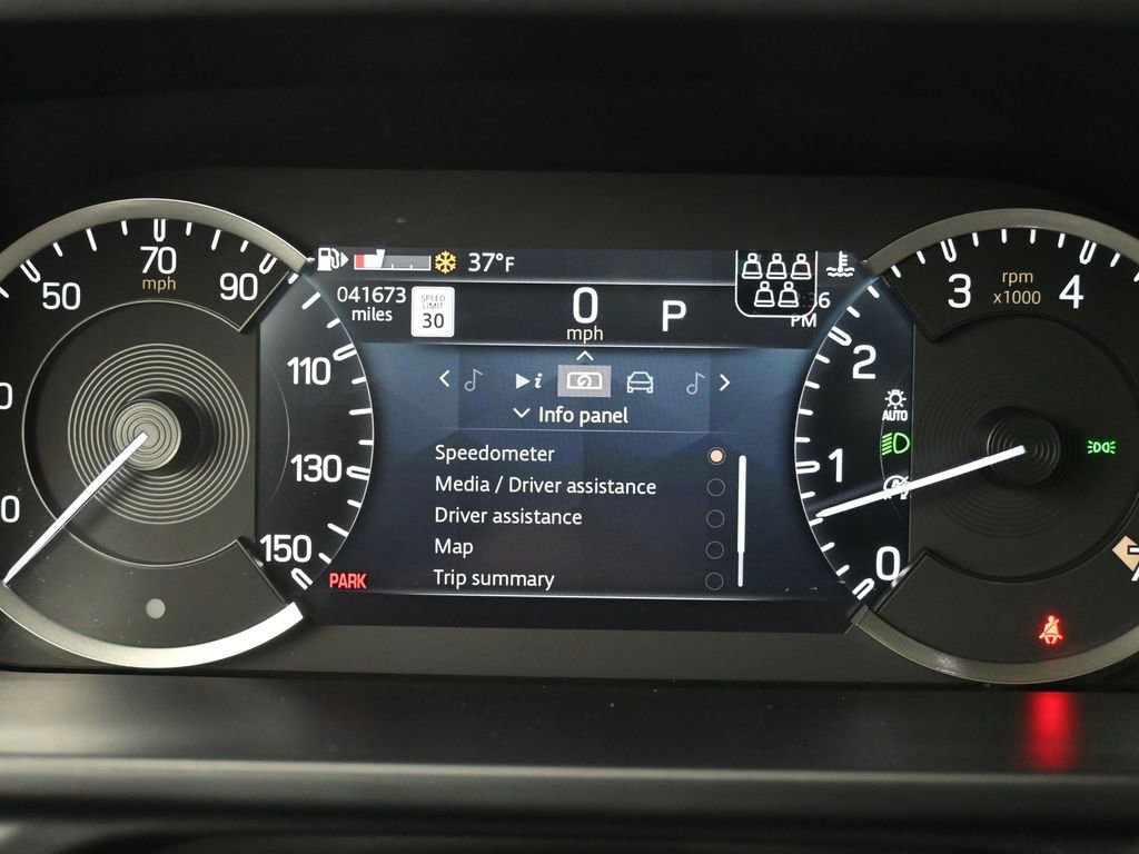 Used 2023 Land Rover Defender 110 S image 12