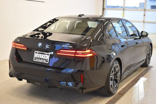 New 2027 BMW i5 xDrive40 w/ M Sport Package AWD/4WD image 4