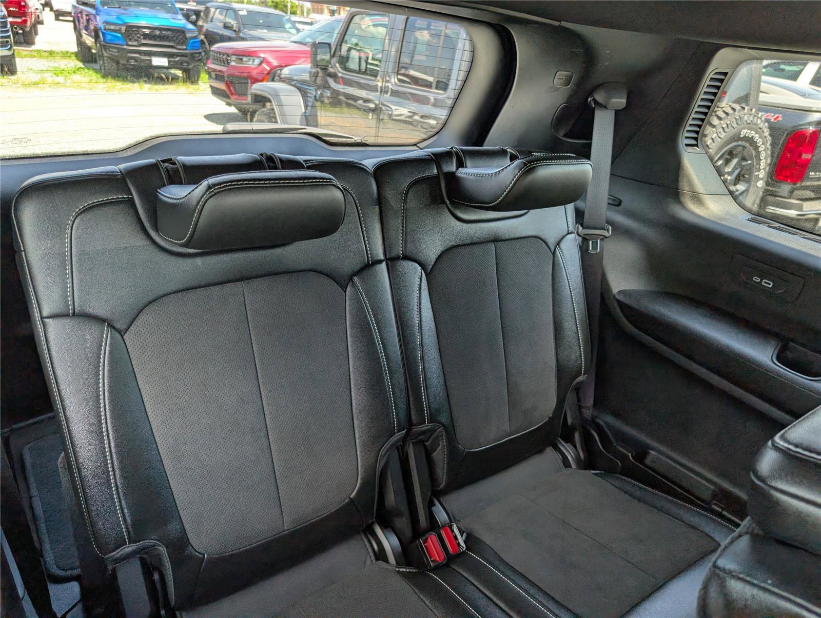Used 2023 Jeep Grand Cherokee L Laredo AWD/4WD image 12