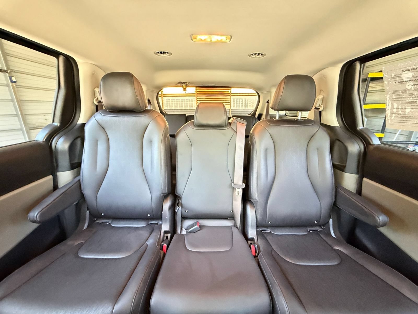 Used 2026 Kia Carnival FWD image 35